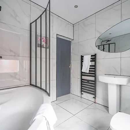 *ra10w* For Your Relaxed & Cosy + Free Parking + Free Fast Wifi * Leeds (West Yorkshire)