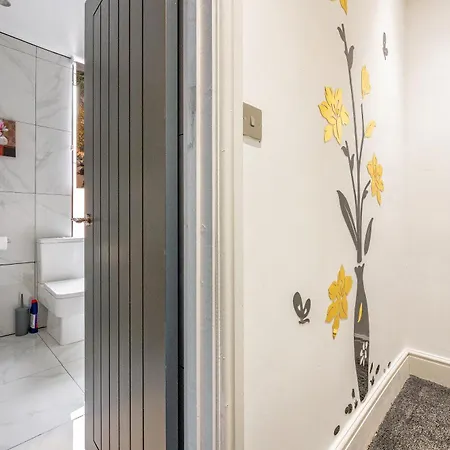 *ra10w* For Your Relaxed & Cosy + Free Parking + Free Fast Wifi * Homestay Leeds (West Yorkshire)