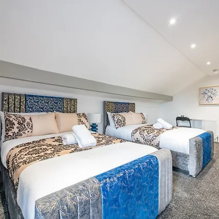 *ra10w* For Your Relaxed & Cosy + Free Parking + Free Fast Wifi * Homestay Leeds (West Yorkshire)