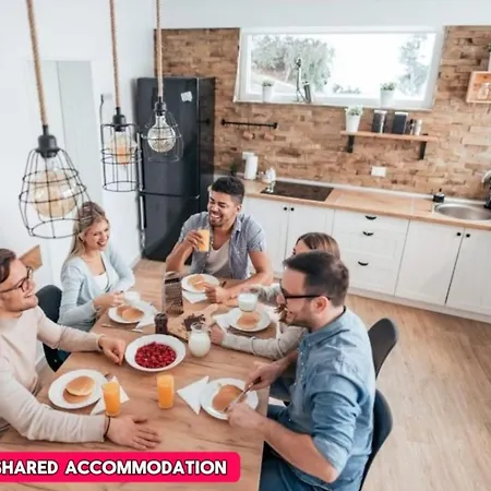 *ra10w* For Your Relaxed & Cosy + Free Parking + Free Fast Wifi * Homestay Leeds (West Yorkshire)