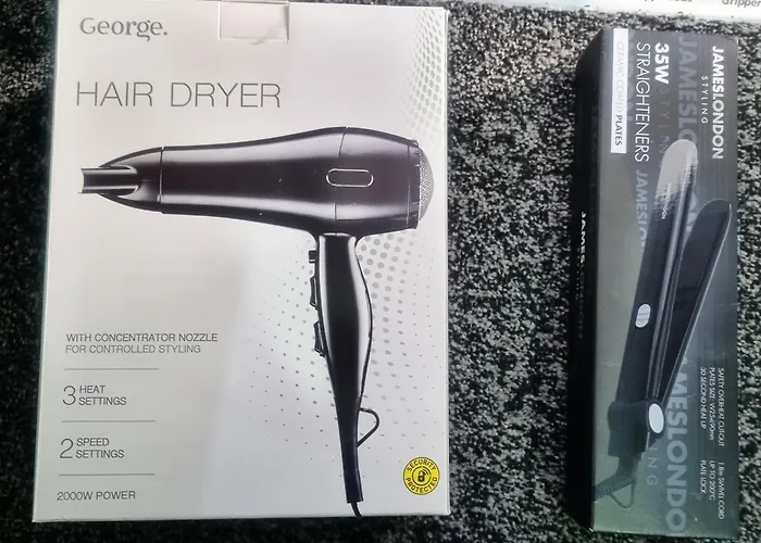 *ra10w* For Your Relaxed & Cosy + Free Parking + Free Fast Wifi * Homestay *