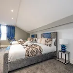 Quarto em Acomodações Particulares *ra10w* For Your Relaxed & Cosy + Free Parking + Free Fast Wifi * Leeds (West Yorkshire)